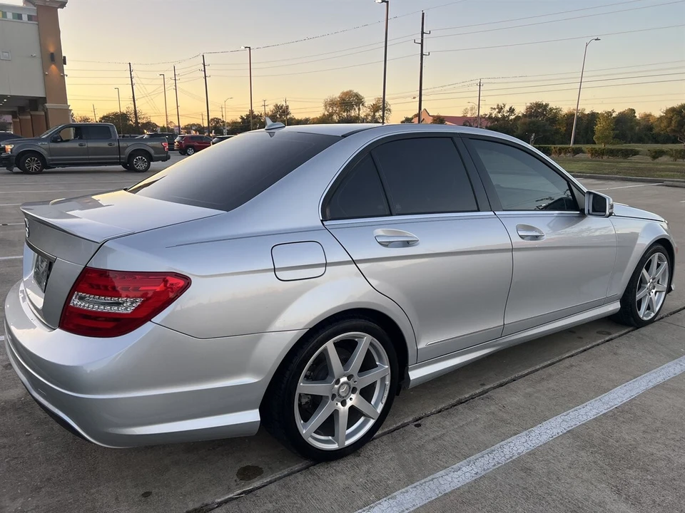 2014 Mercedes-Benz W204 C-Class - Image 13 of 21