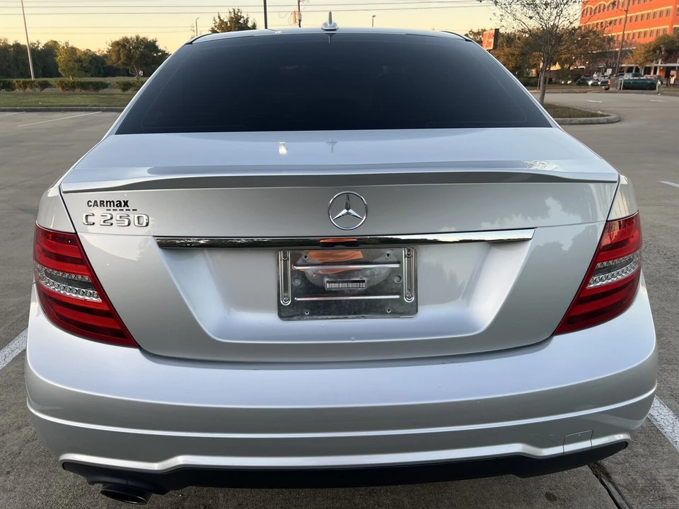 2014 Mercedes-Benz W204 C-Class - Image 11 of 21