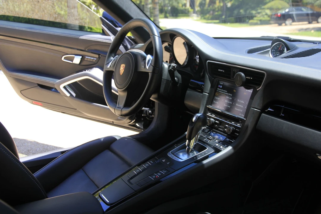 2014 Porsche 991 Carrera 4S - Image 3 of 8