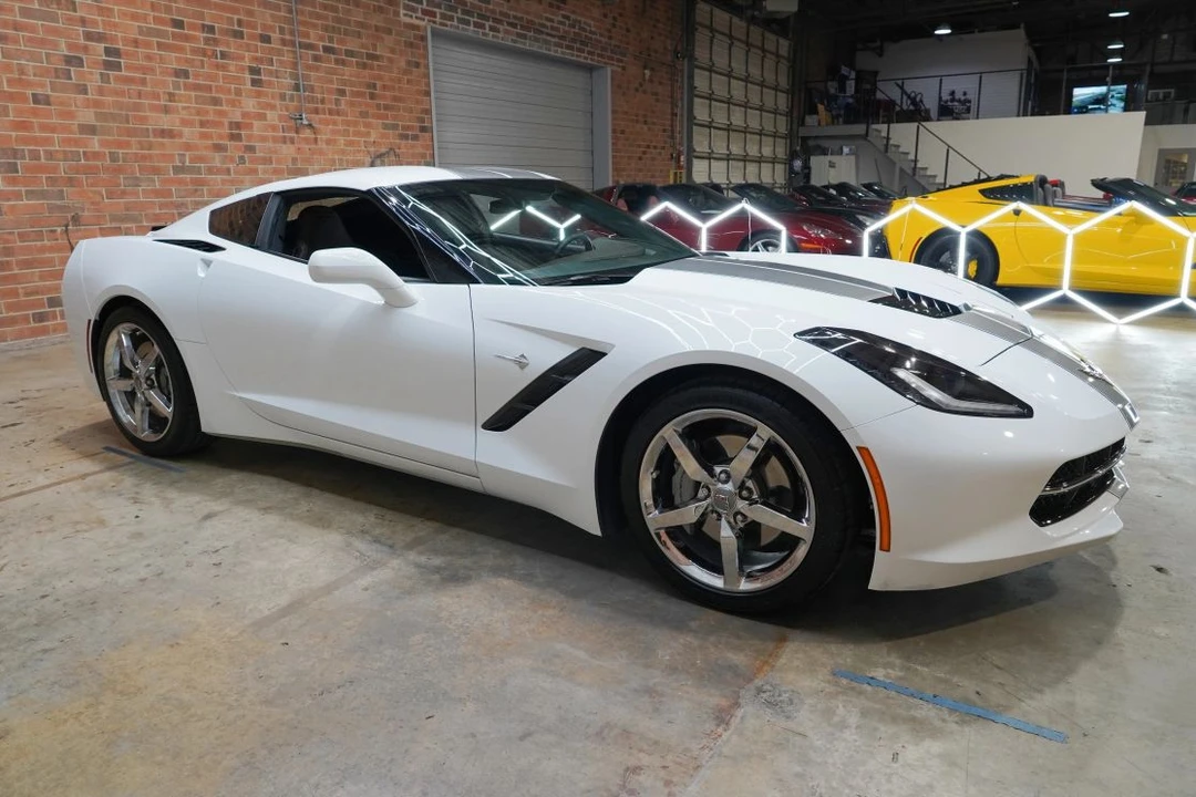 2014 Chevrolet Corvette C7 - Image 2 of 31