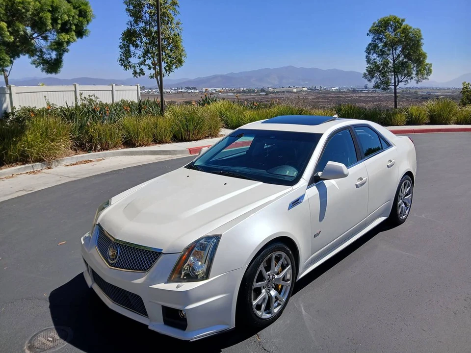 2014 Cadillac CTS-V 2nd Gen - Image 2 of 24