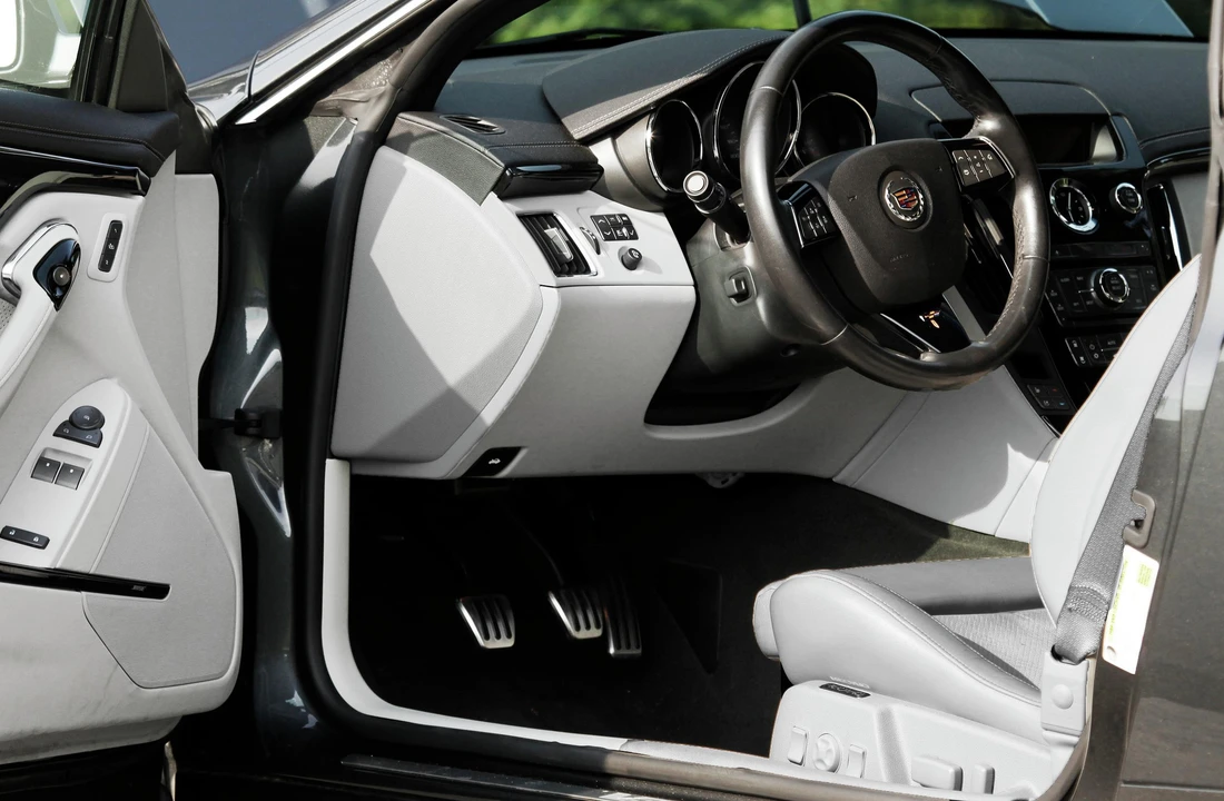 2014 Cadillac CTS-V 2nd Gen - Image 29 of 31