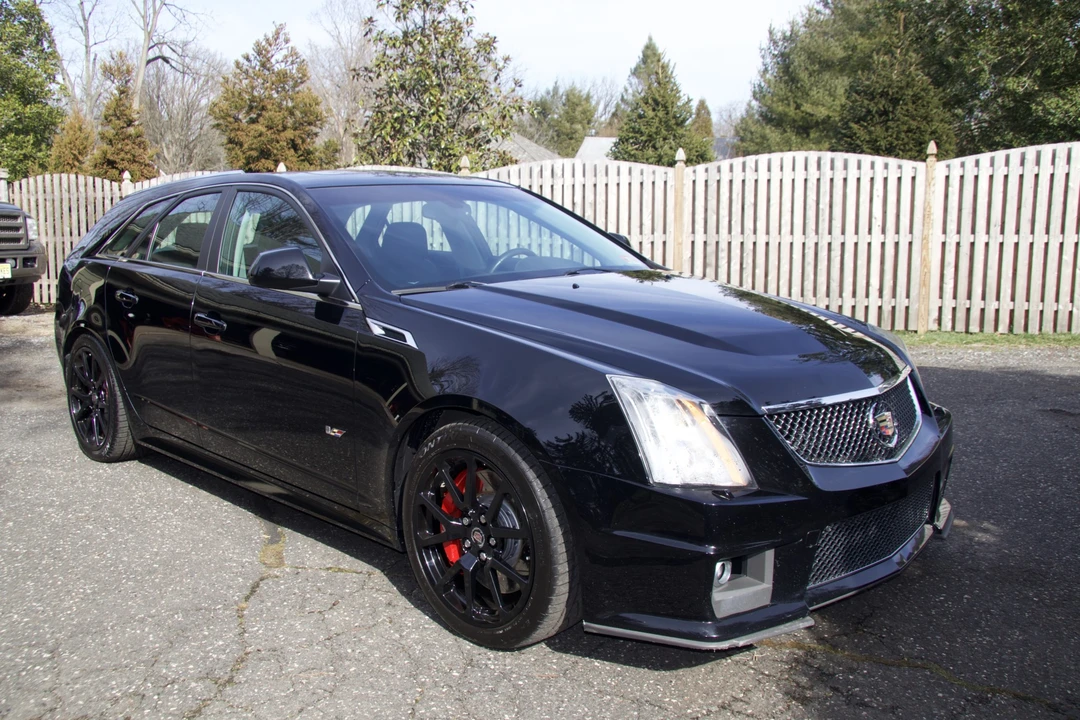 2014 Cadillac CTS-V 2nd Gen - Image 2 of 31