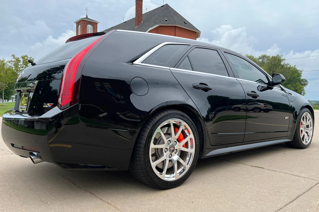 2014 Cadillac CTS-V 2nd Gen - Image 4 of 31