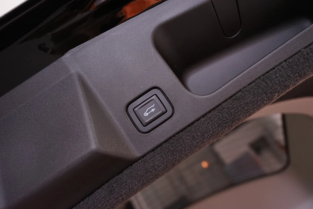 2014 Cadillac CTS-V 2nd Gen - Image 29 of 31