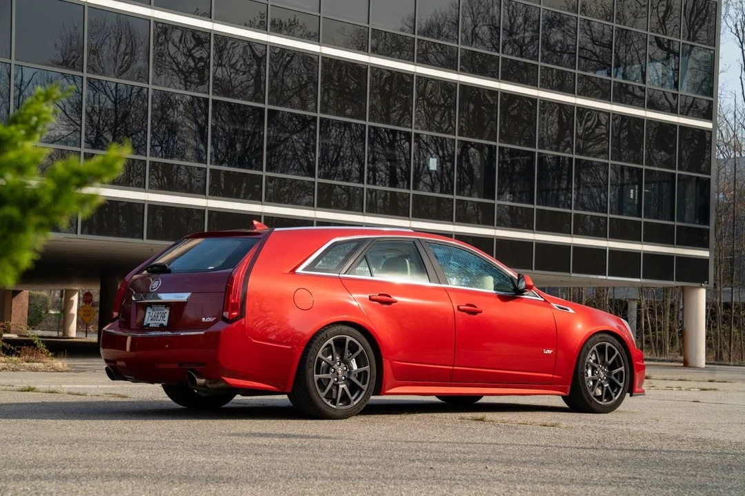 2014 Cadillac CTS-V 2nd Gen - Image 2 of 17