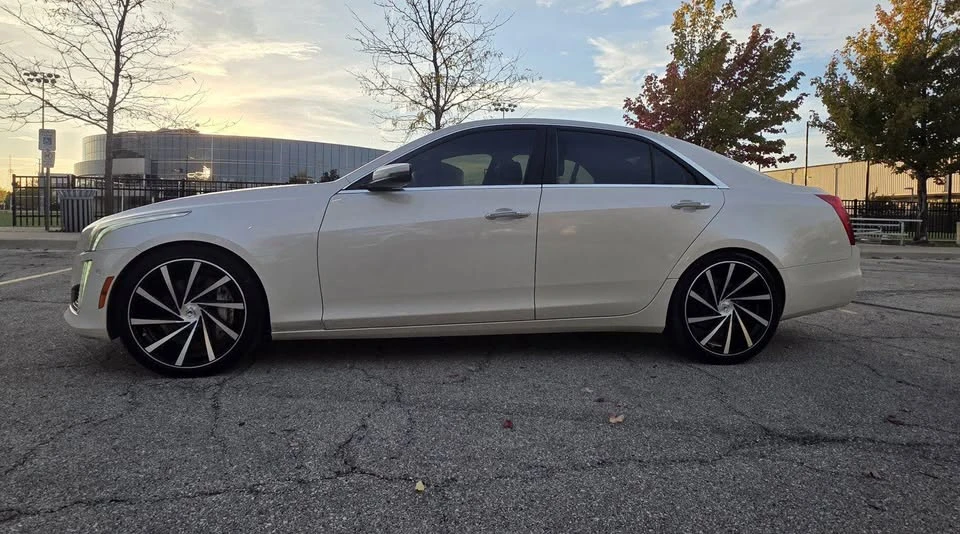 2014 Cadillac CTS-V 2nd Gen - Image 2 of 9