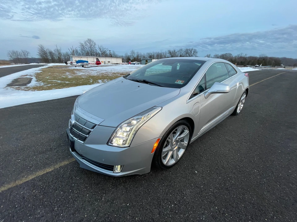 2014 Cadillac ELR - Image 9 of 31