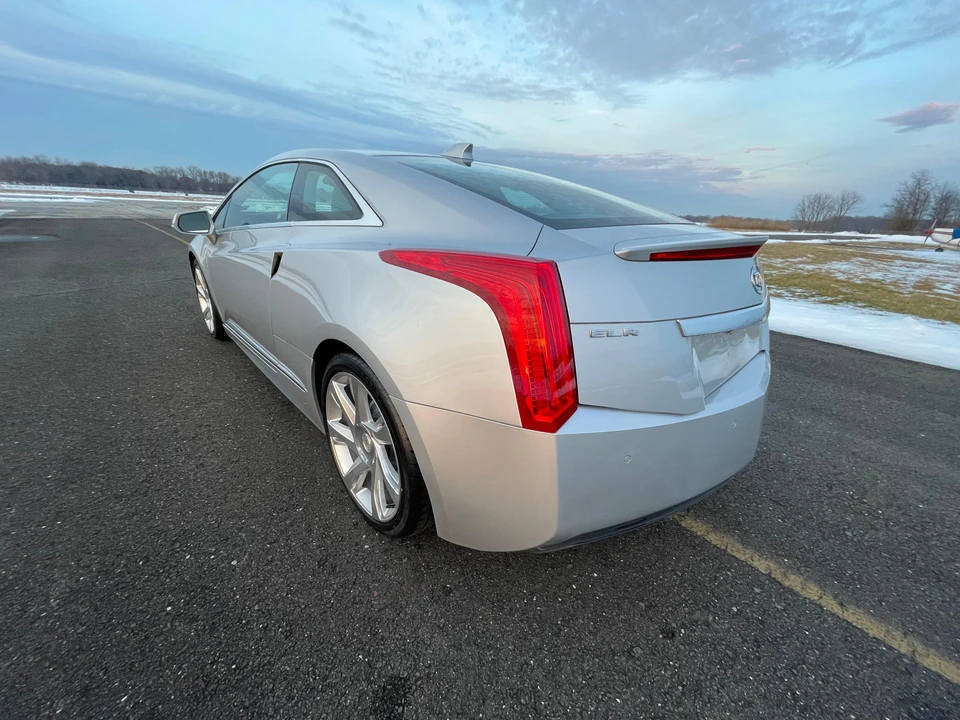 2014 Cadillac ELR - Image 12 of 31
