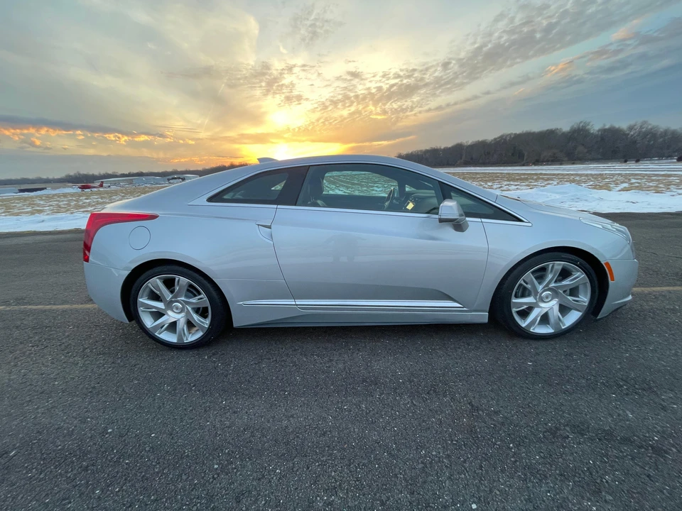2014 Cadillac ELR - Image 16 of 31