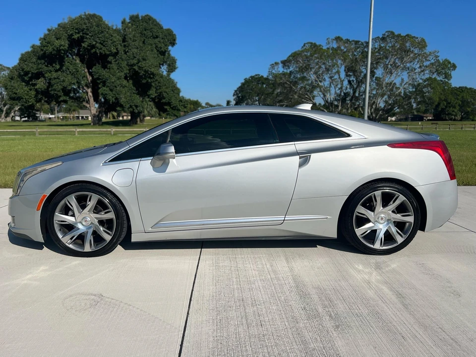 2014 Cadillac ELR - Image 9 of 31