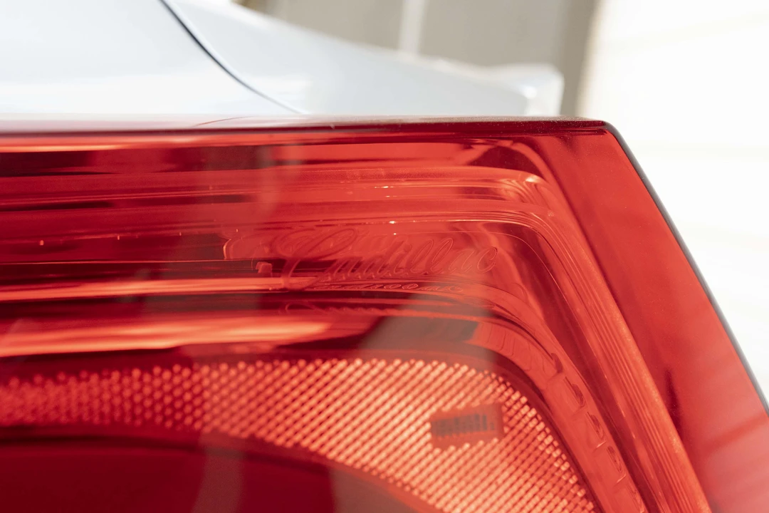 2014 Cadillac ELR - Image 29 of 31