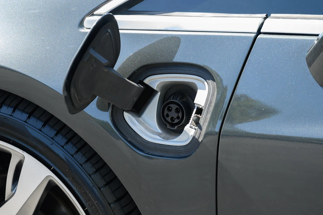 2014 Cadillac ELR - Image 29 of 31