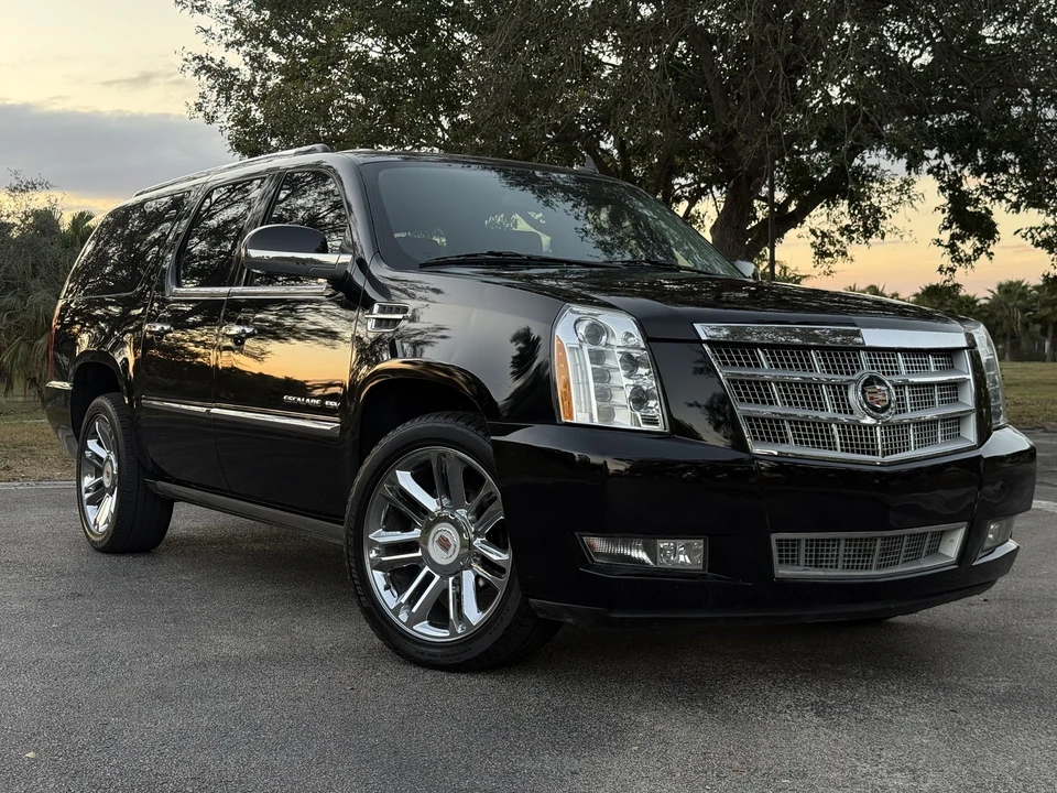 2014 Cadillac Escalade & EXT 3rd Gen - Image 3 of 21