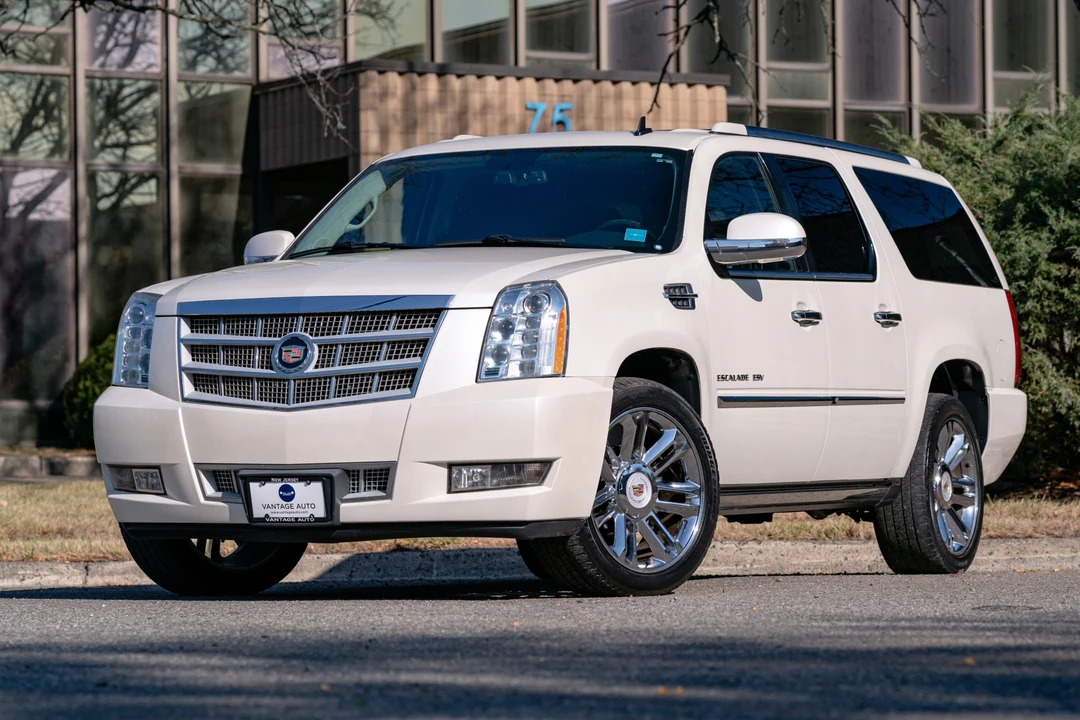 2014 Cadillac Escalade & EXT 3rd Gen - Image 5 of 31