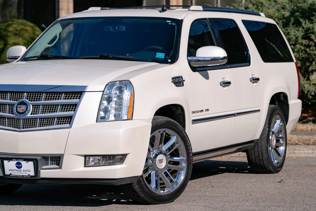 2014 Cadillac Escalade & EXT 3rd Gen - Image 23 of 31