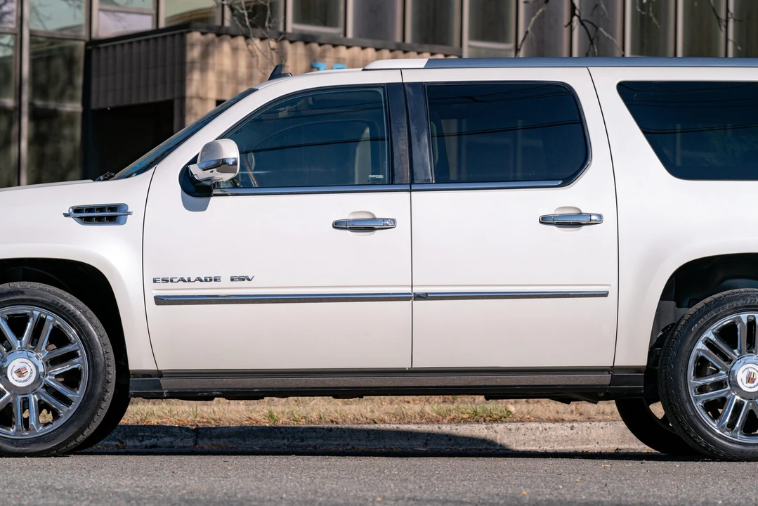 2014 Cadillac Escalade & EXT 3rd Gen - Image 25 of 31
