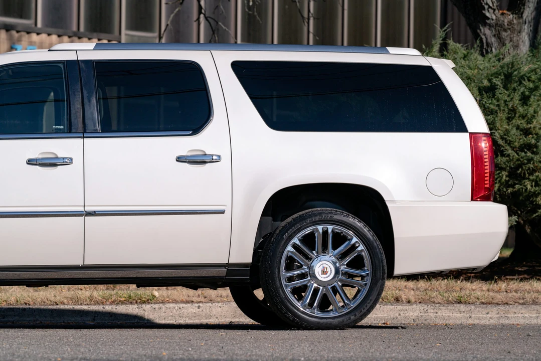 2014 Cadillac Escalade & EXT 3rd Gen - Image 26 of 31