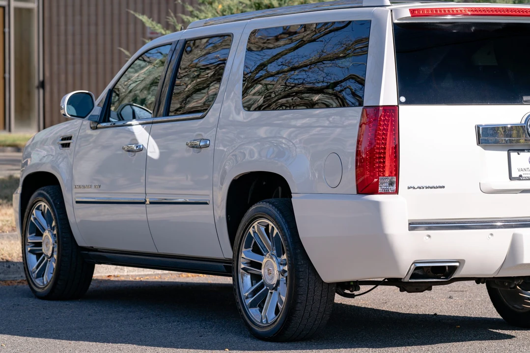 2014 Cadillac Escalade & EXT 3rd Gen - Image 27 of 31