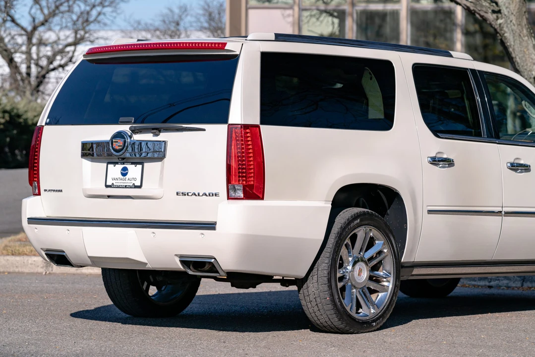 2014 Cadillac Escalade & EXT 3rd Gen - Image 29 of 31