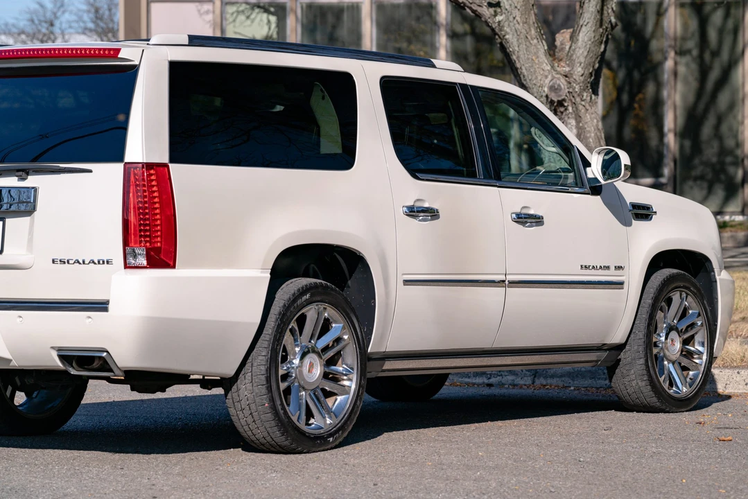 2014 Cadillac Escalade & EXT 3rd Gen - Image 30 of 31