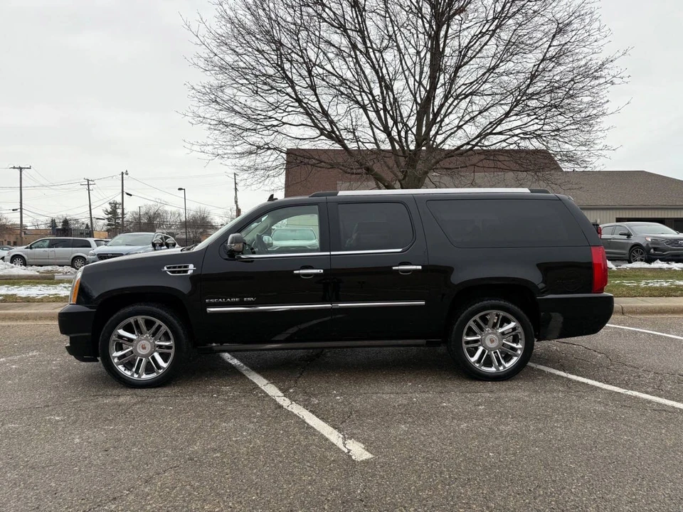 2014 Cadillac Escalade & EXT 3rd Gen - Image 3 of 21