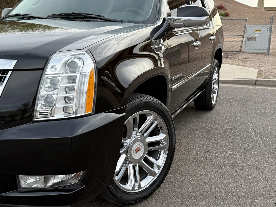 2014 Cadillac Escalade & EXT 3rd Gen - Image 15 of 31