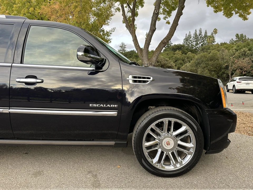 2014 Cadillac Escalade & EXT 3rd Gen - Image 21 of 31