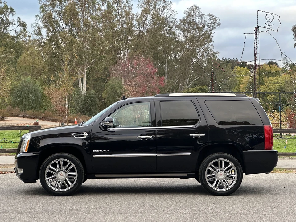 2014 Cadillac Escalade & EXT 3rd Gen - Image 3 of 31