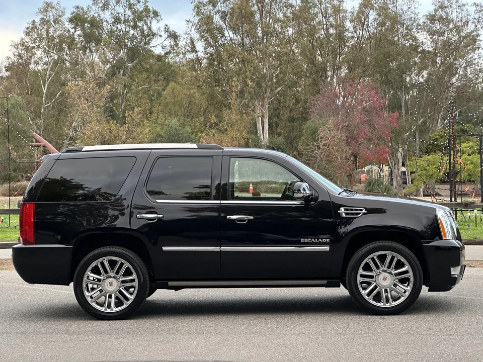 2014 Cadillac Escalade & EXT 3rd Gen - Image 9 of 31