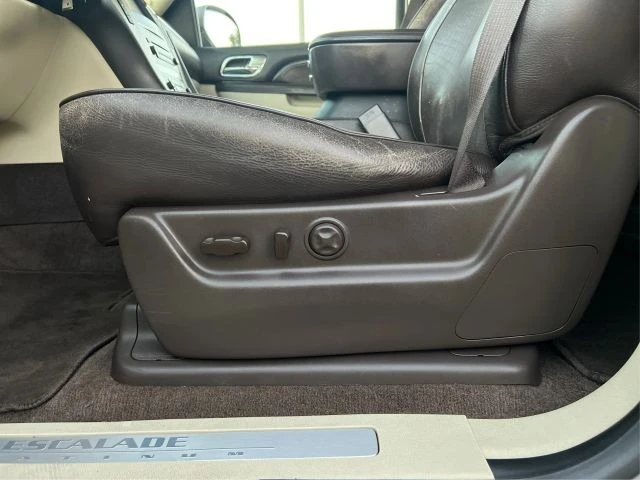 2014 Cadillac Escalade & EXT 3rd Gen - Image 19 of 21
