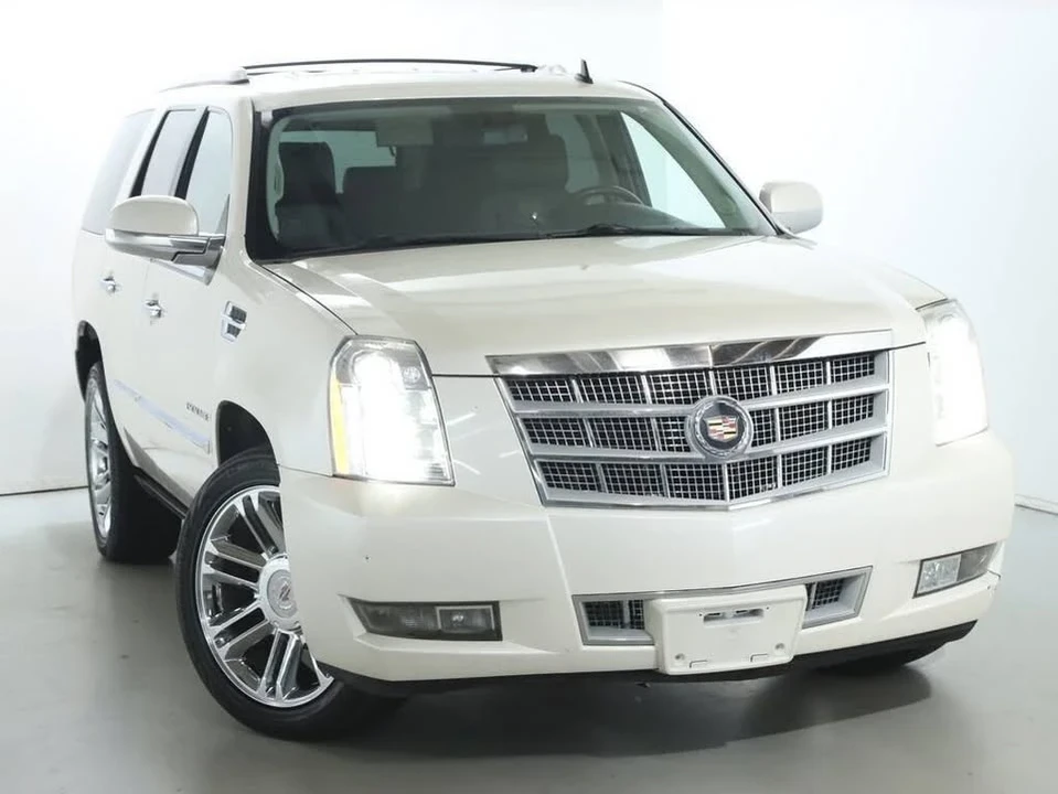 2014 Cadillac Escalade & EXT 3rd Gen - Image 2 of 20