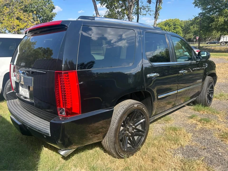 2014 Cadillac Escalade & EXT 3rd Gen - Image 3 of 14