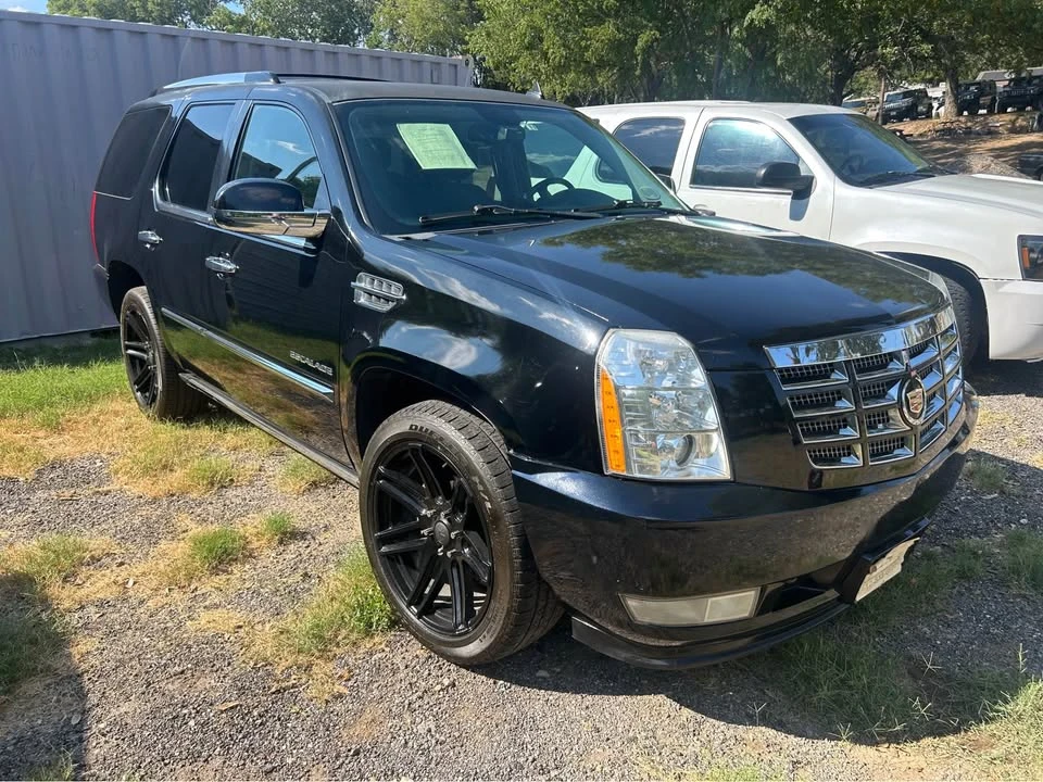 2014 Cadillac Escalade & EXT 3rd Gen - Image 2 of 14
