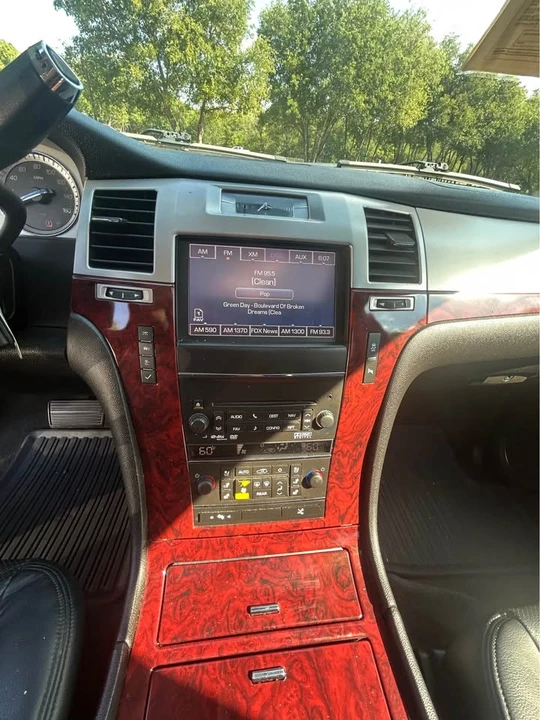 2014 Cadillac Escalade & EXT 3rd Gen - Image 10 of 14