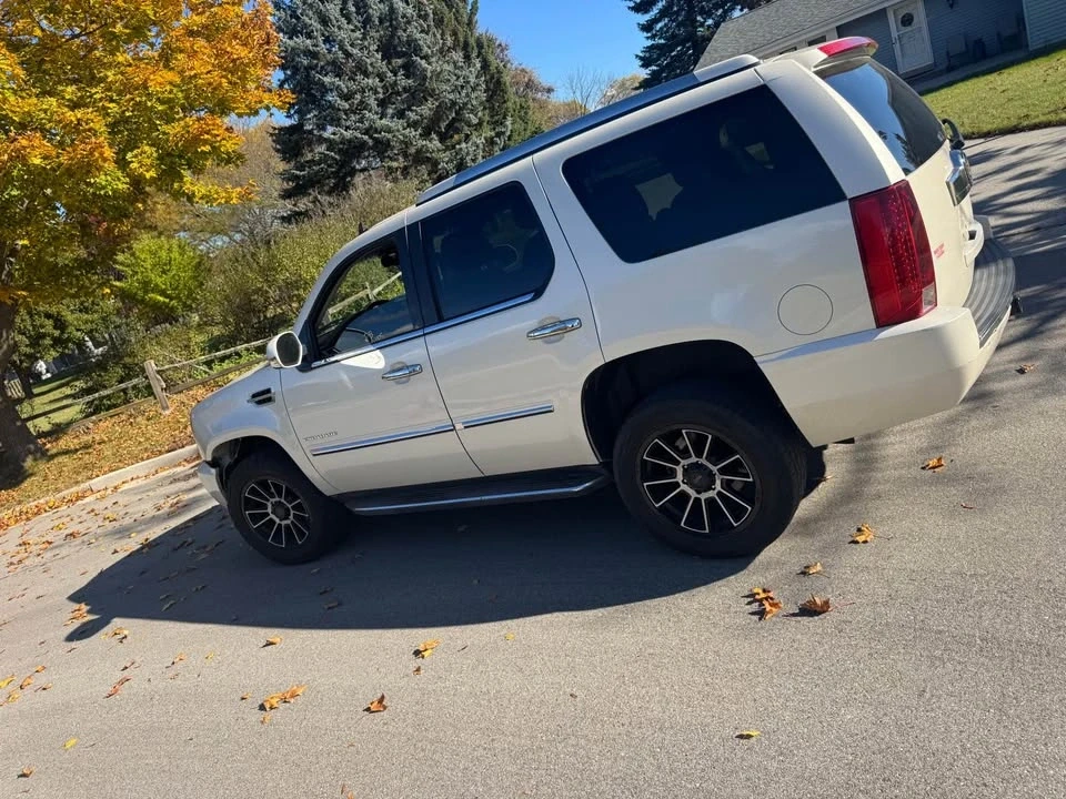 2014 Cadillac Escalade & EXT 3rd Gen - Image 4 of 9