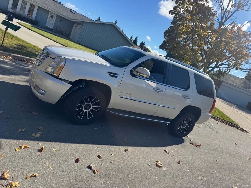 2014 Cadillac Escalade & EXT 3rd Gen - Image 6 of 9