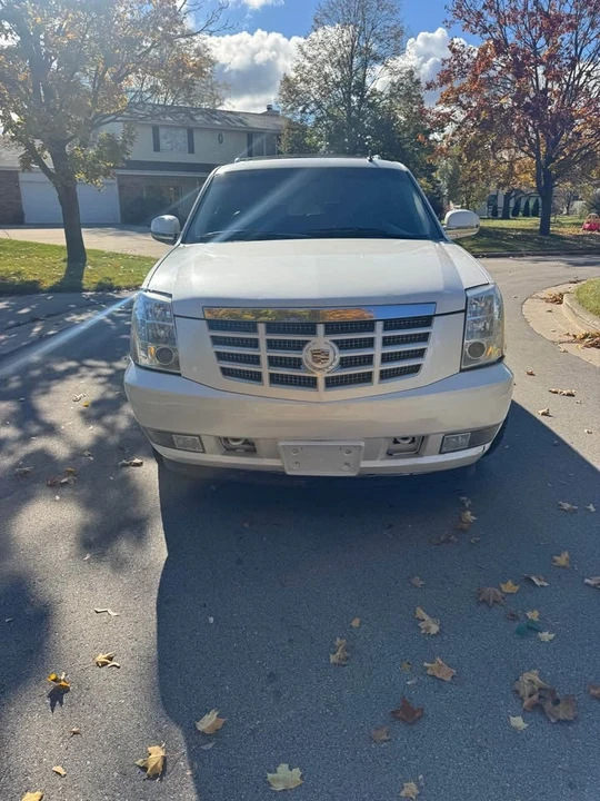 2014 Cadillac Escalade & EXT 3rd Gen - Image 2 of 9