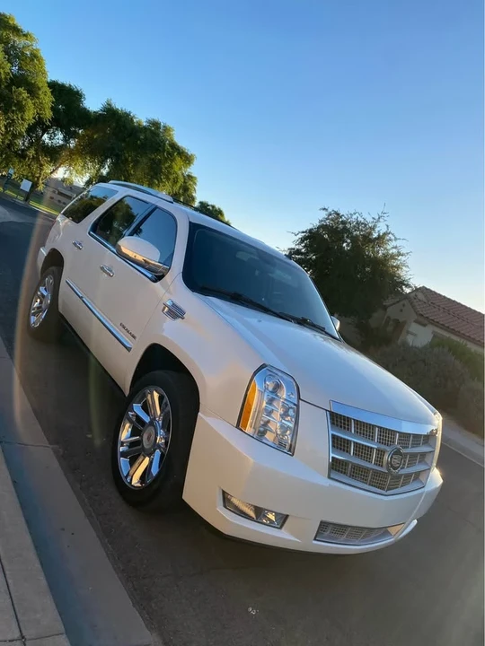 2014 Cadillac Escalade & EXT 3rd Gen - Image 2 of 16