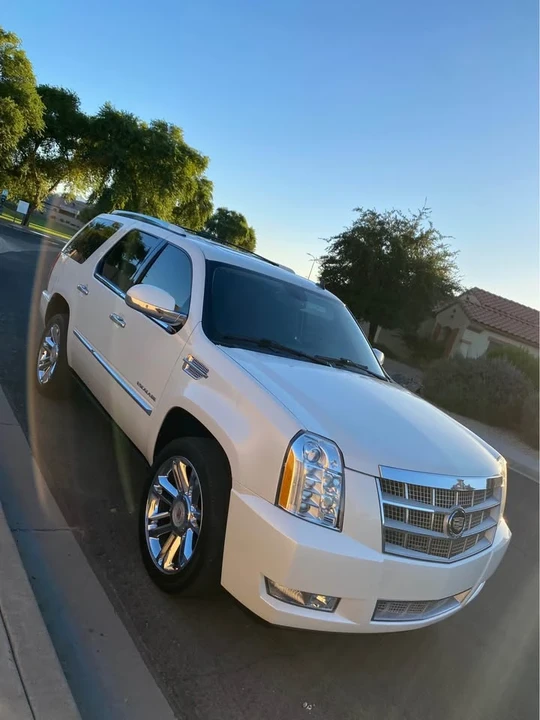 2014 Cadillac Escalade & EXT 3rd Gen - Image 3 of 16