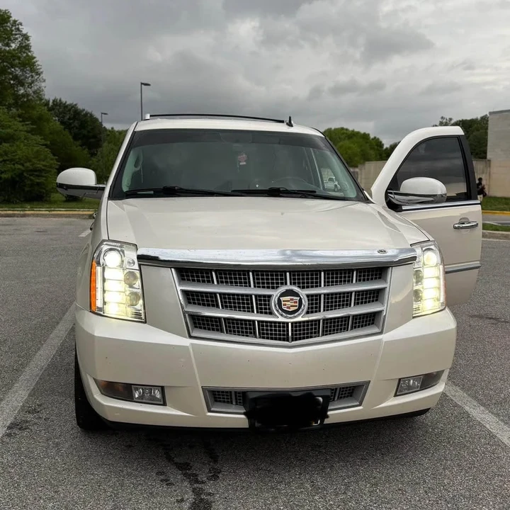 2014 Cadillac Escalade & EXT 3rd Gen - Image 5 of 14