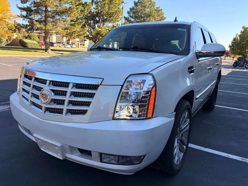 2014 Cadillac Escalade & EXT 3rd Gen - Image 2 of 20