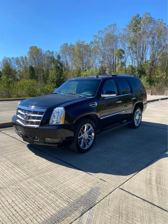 2014 Cadillac Escalade & EXT 3rd Gen - Image 2 of 9