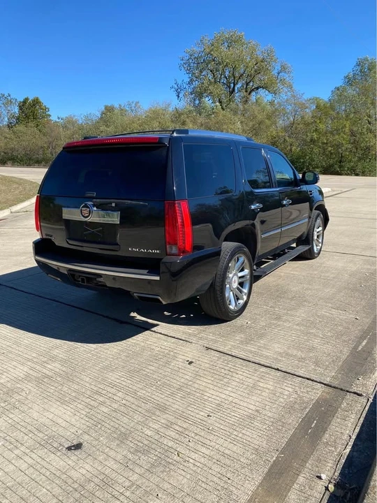 2014 Cadillac Escalade & EXT 3rd Gen - Image 3 of 9