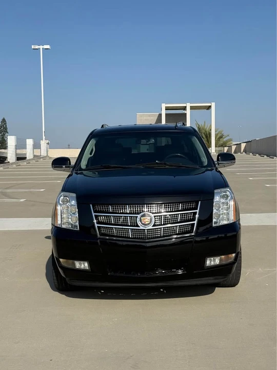 2014 Cadillac Escalade & EXT 3rd Gen - Image 2 of 13