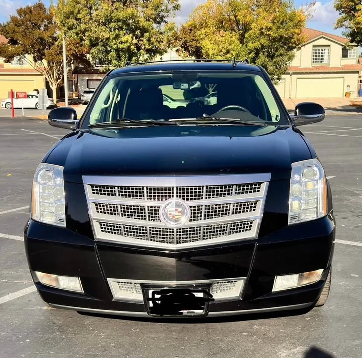 2014 Cadillac Escalade & EXT 3rd Gen - Image 3 of 13