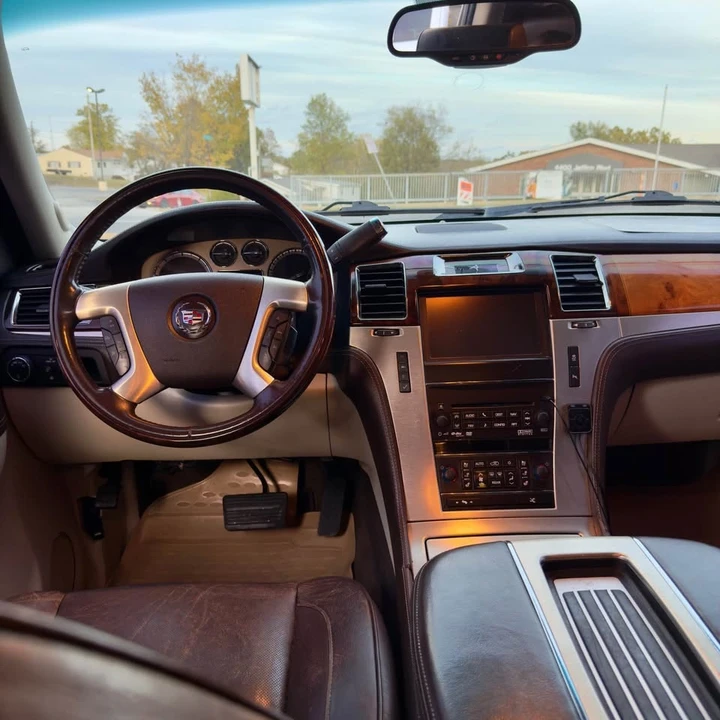 2014 Cadillac Escalade & EXT 3rd Gen - Image 9 of 20