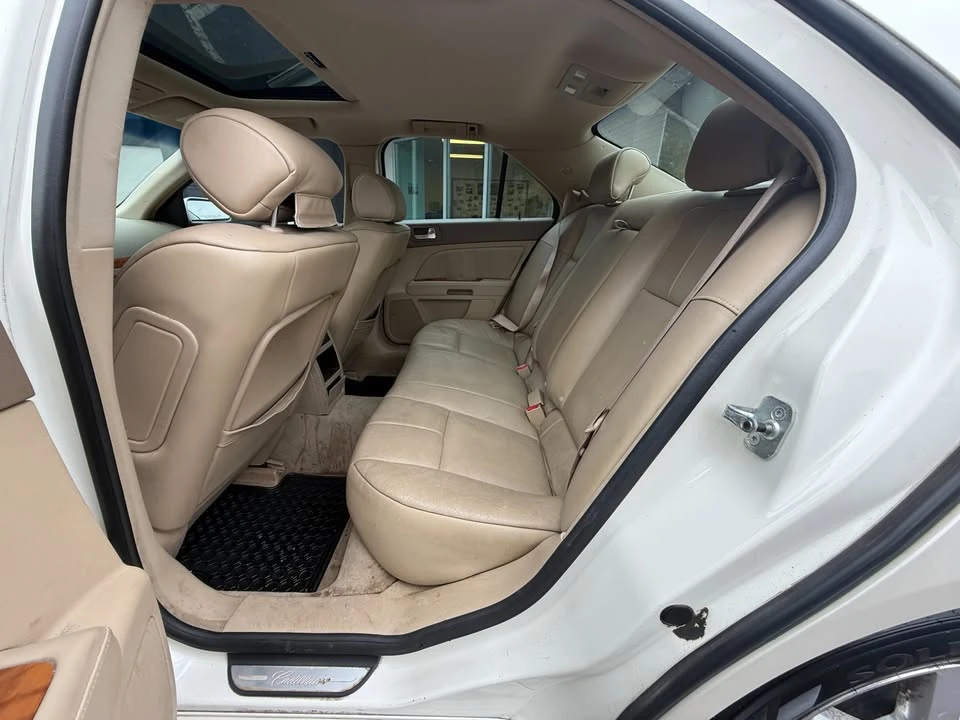 2014 Cadillac STS - Image 9 of 14