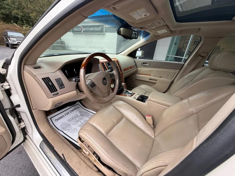 2014 Cadillac STS - Image 13 of 14
