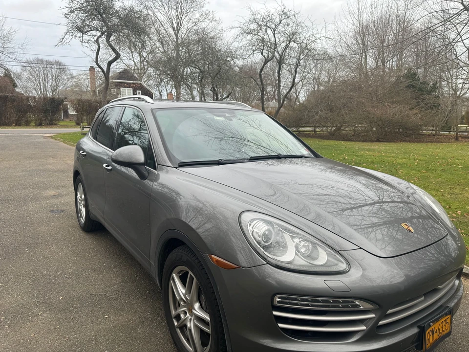 2014 Porsche 958 Cayenne Diesel - Image 2 of 3